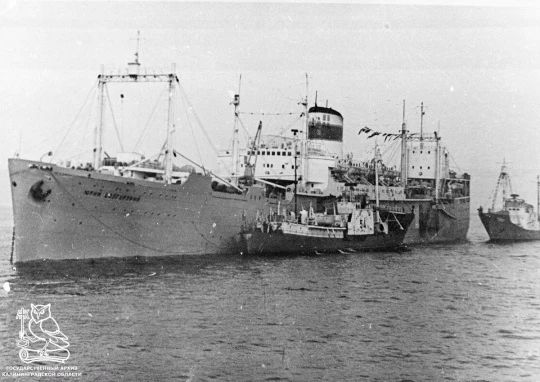 65 лет назад в Калининград вернулась китобойная флотилия «Юрий Долгорукий» 65 лет назад в Калининград вернулась китобойная флотилия «Юрий Долгорукий»