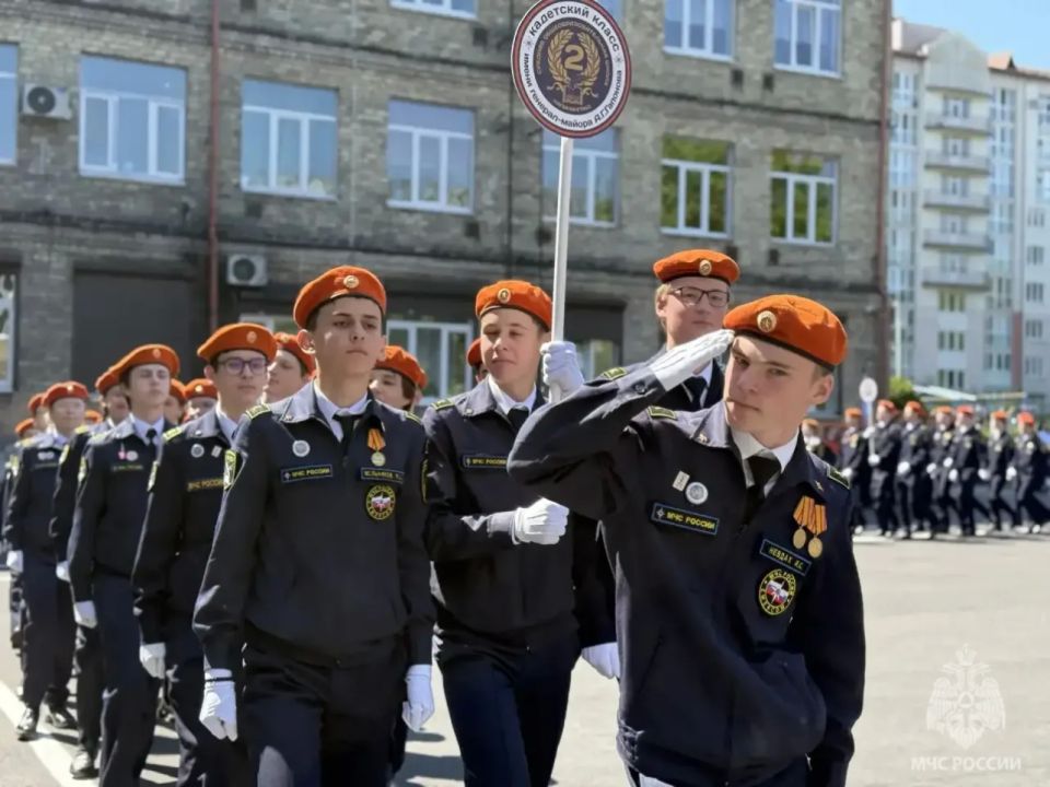 Имя, достойное памяти. Вчера в школе №2 Калининграда прошла торжественная линейка, посвящённая развитию кадетского движения Имя, достойное памяти. Вчера в школе №2 Калининграда прошла торжественная линейка, посвящённая развитию кадетского движения