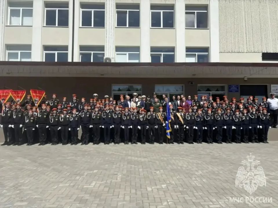 Торжественное окончание учебного года Торжественное окончание учебного года