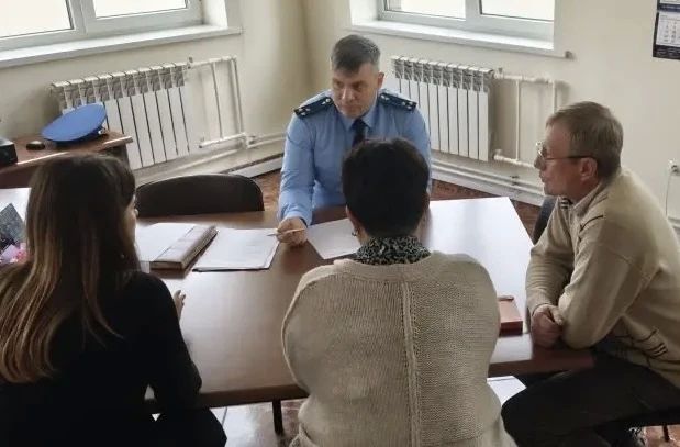Прокуроры продолжают проведение встреч с коллективами предприятий на территории области Прокуроры продолжают проведение встреч с коллективами предприятий на территории области