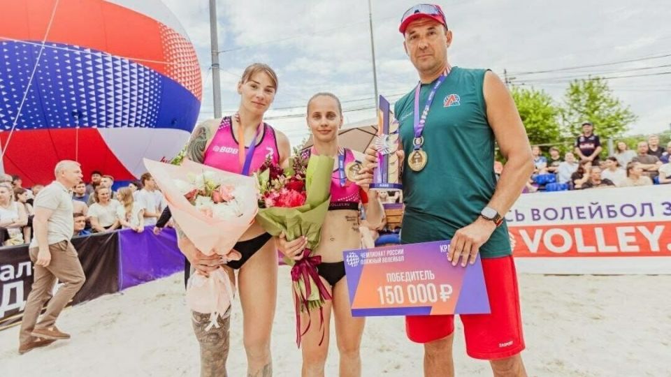Две пары спортсменок калининградского «Локомотива» стали финалистками первого этапа чемпионата России по пляжному волейболу