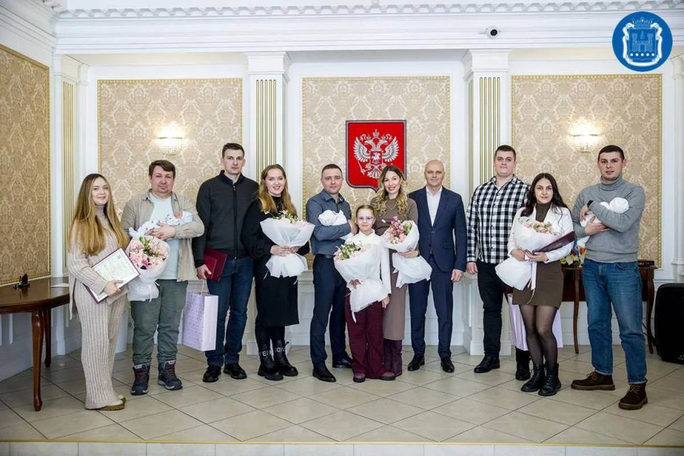 Губернатор Алексей Беспрозванных утвердил новый формат «Подарка новорождённому»