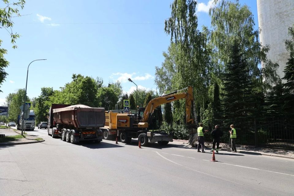 В Калининграде продолжается ямочный ремонт дорог В Калининграде продолжается ямочный ремонт дорог