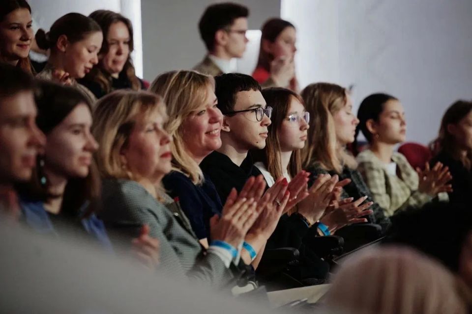 Третий сезон Премии «ШУМ» для молодых медиаспециалистов официально стартовал! Рассказали о нём в Национальном центре «Россия» Третий сезон Премии «ШУМ» для молодых медиаспециалистов официально стартовал! Рассказали о нём в Национальном центре «Россия»