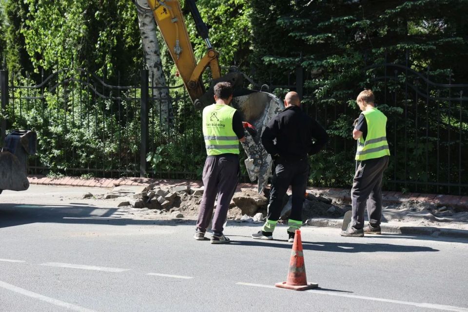 В Калининграде продолжается ямочный ремонт дорог В Калининграде продолжается ямочный ремонт дорог