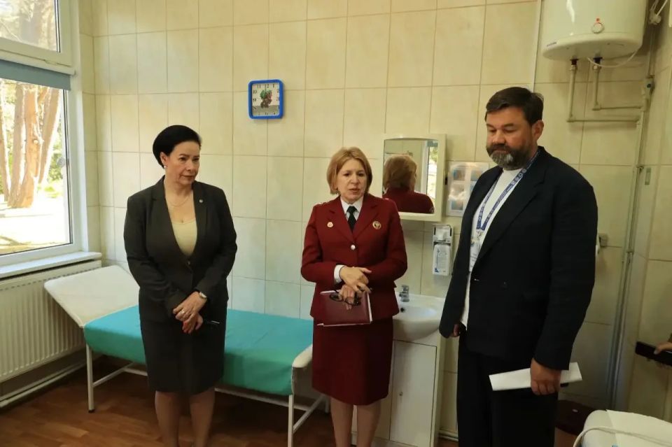 Елена Дятлова: Сегодня вместе с руководителем Управления Роспотребнадзора по Калининградской области Еленой Бабурой подвели итоги подготовки к летней оздоровительной кампании этого года Елена Дятлова: Сегодня вместе с руководителем Управления Роспотребнадзора по Калининградской области Еленой Бабурой подвели итоги подготовки к летней оздоровительной кампании этого года