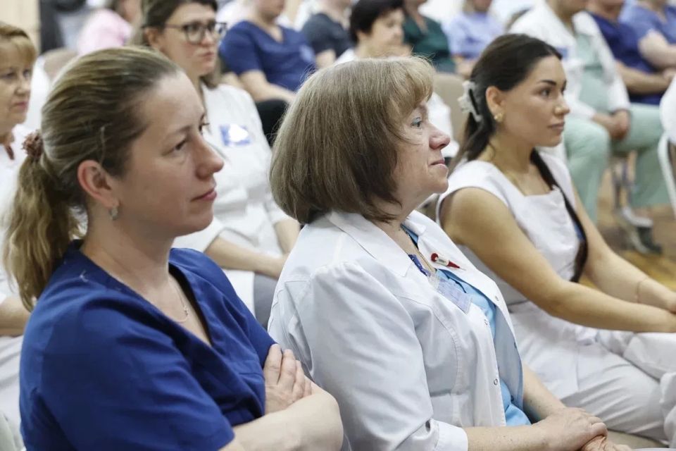 На совместном рабочем выезде с губернатором Алексеем Беспрозванных обсудили вопросы обеспечения льготными лекарствами На совместном рабочем выезде с губернатором Алексеем Беспрозванных обсудили вопросы обеспечения льготными лекарствами