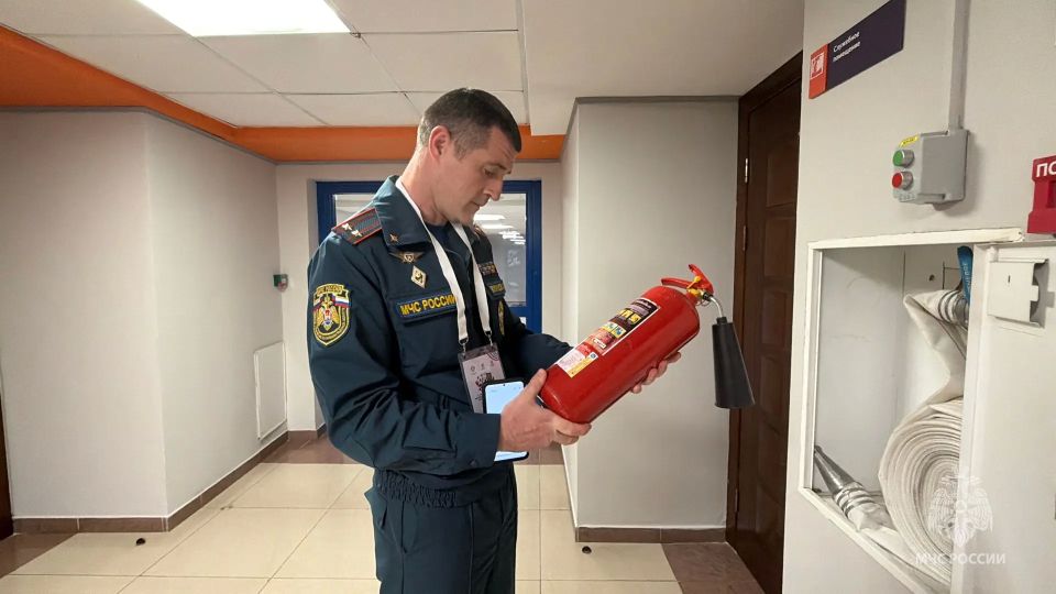 Сотрудники МЧС России обеспечивают безопасность международных соревнований Сотрудники МЧС России обеспечивают безопасность международных соревнований