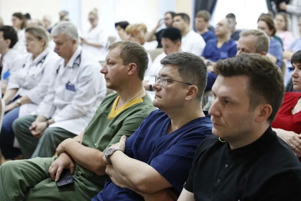 На совместном рабочем выезде с губернатором Алексеем Беспрозванных обсудили вопросы обеспечения льготными лекарствами