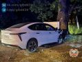 По предварительным данным, сегодня 31.05.2026 около 01:02 в г. Калининграде на ул. Аллея Смелых вблизи д. 204 водитель 1987 года рождения, управляя автомобилем «Амберавто», допустил наезд на придорожное дерево