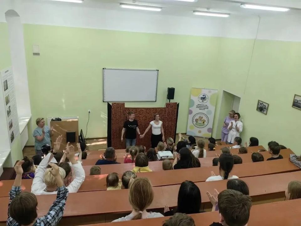 Театральная сказка в Детской областной больнице Театральная сказка в Детской областной больнице