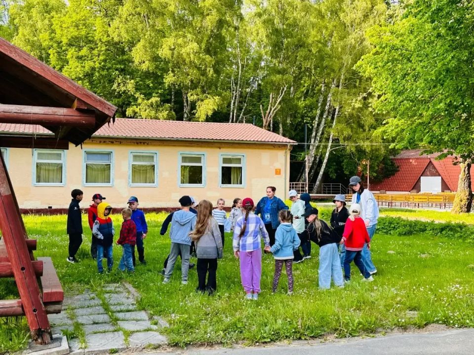 Елена Дятлова: В первый летний день мы поздравляем юных калининградцев с началом каникул и Днём детства! Елена Дятлова: В первый летний день мы поздравляем юных калининградцев с началом каникул и Днём детства!
