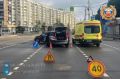 На перекрёстке Фрунзе — 9 Апреля столкнулись две легковушки, пострадал один из водителей