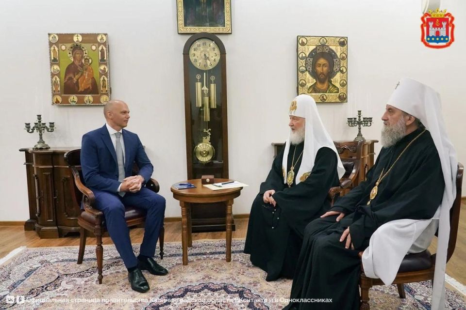 В Калининграде прошла рабочая встреча губернатора Алексея Беспрозванных со Святейшим Патриархом Московским и всея Руси Кириллом