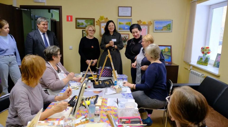 Елена Дятлова: Сегодня особая страница в календаре, наполненная признанием и благодарностью тем, кто выбрал своей миссией помощь людям – День социального работника Елена Дятлова: Сегодня особая страница в календаре, наполненная признанием и благодарностью тем, кто выбрал своей миссией помощь людям – День социального работника