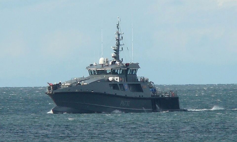 "Гроза Балтийского моря" несёт потери — патрульный корабль EML Raju ВМС Эстонии был поврежден прямо во время ремонта на Пярнуском судоремонтном заводе, сообщает