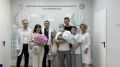 Ювелирная работа: в Калининграде выписали маму и малыша, спасенного врачами еще в утробе
