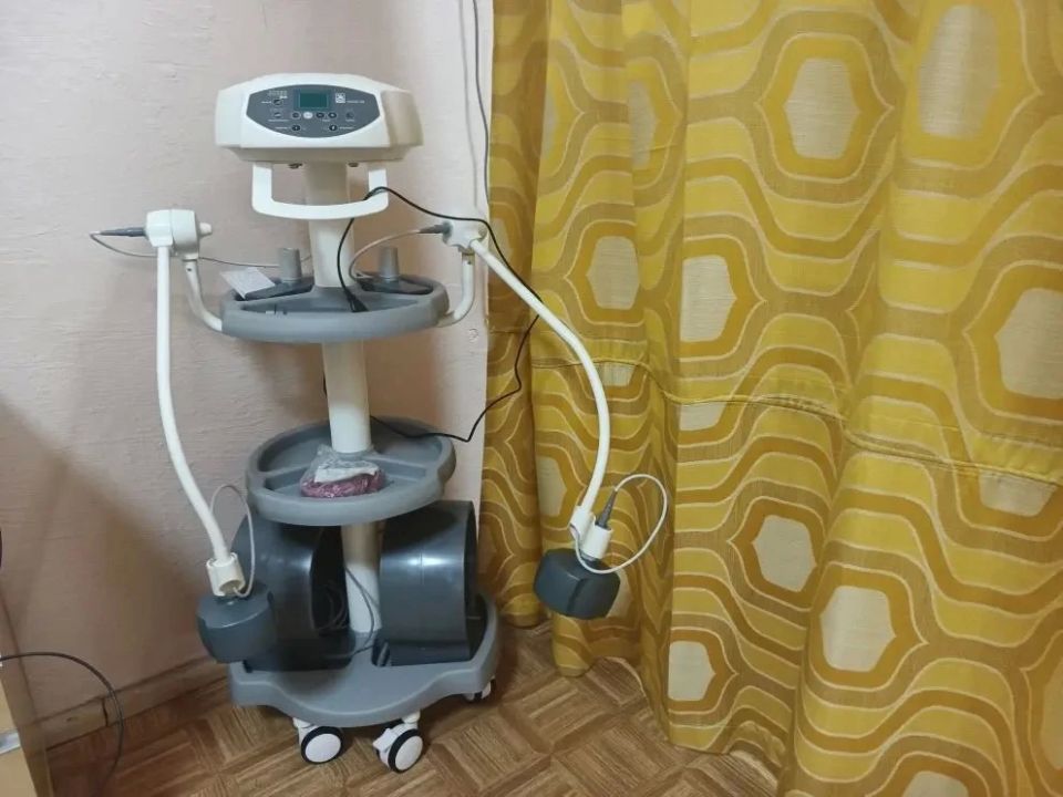 По поручению губернатора в Ладушкинской ЦРБ приобретено 10 единиц современного физиотерапевтического оборудования По поручению губернатора в Ладушкинской ЦРБ приобретено 10 единиц современного физиотерапевтического оборудования