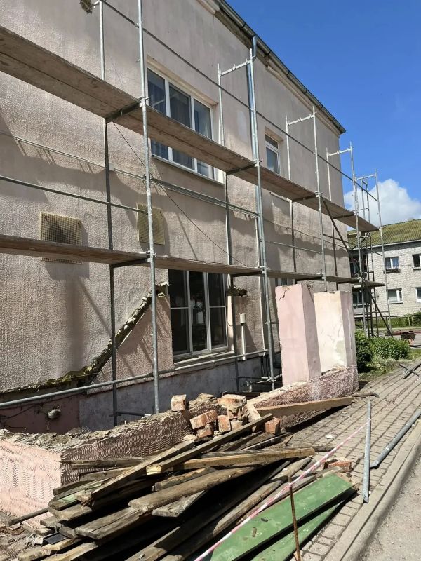 В Правдинске стартовали работы по обновлению здания детского сада на улице Кутузова В Правдинске стартовали работы по обновлению здания детского сада на улице Кутузова
