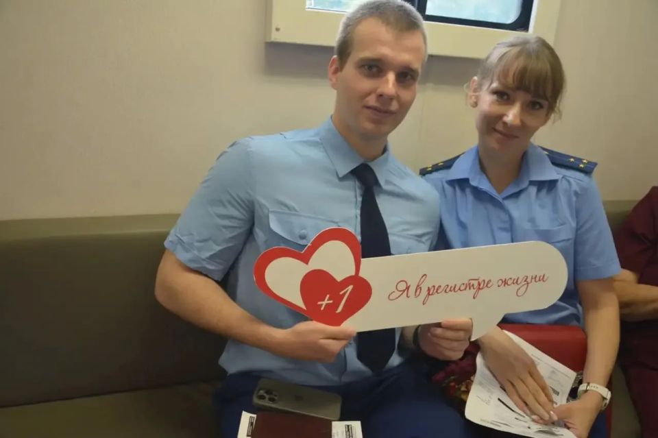Герои без плащей: 144 калининградца сдали кровь и 10 вступили в регистр доноров костного мозга в День донора Герои без плащей: 144 калининградца сдали кровь и 10 вступили в регистр доноров костного мозга в День донора