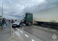 В откинутом грузовиком «Киа» в Гурьевске зажало 66-летнюю женщину