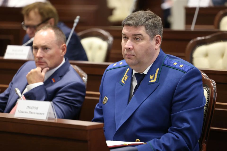 Прокурор Калининградской области Максим Попов на заседании регионального Законодательного Собрания представил проект закона, устанавливающий дополнительные гарантии реализации права граждан на обращение Прокурор Калининградской области Максим Попов на заседании регионального Законодательного Собрания представил проект закона, устанавливающий дополнительные гарантии реализации права граждан на обращение
