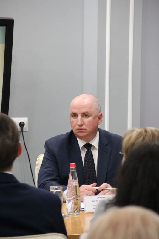 Роман Артюхин встретился с коллективом УФК по Калининградской области Роман Артюхин встретился с коллективом УФК по Калининградской области
