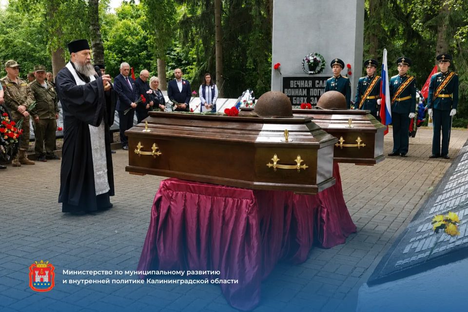 В Нестеровском округе перезарохонили останки солдат Красной Армии В Нестеровском округе перезарохонили останки солдат Красной Армии