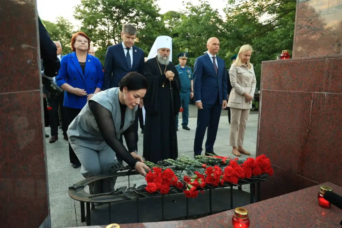 Елена Дятлова: 22 июня 1941 года, ровно в 4 часа утра, на рассвете, началась Великая Отечественная война Елена Дятлова: 22 июня 1941 года, ровно в 4 часа утра, на рассвете, началась Великая Отечественная война