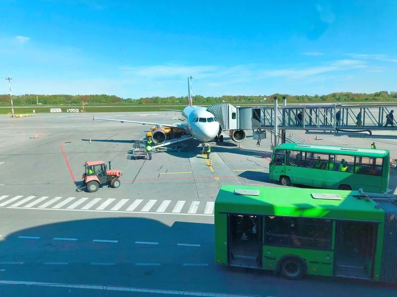 Самолёт на Москву из Калининграда улетел в другой город