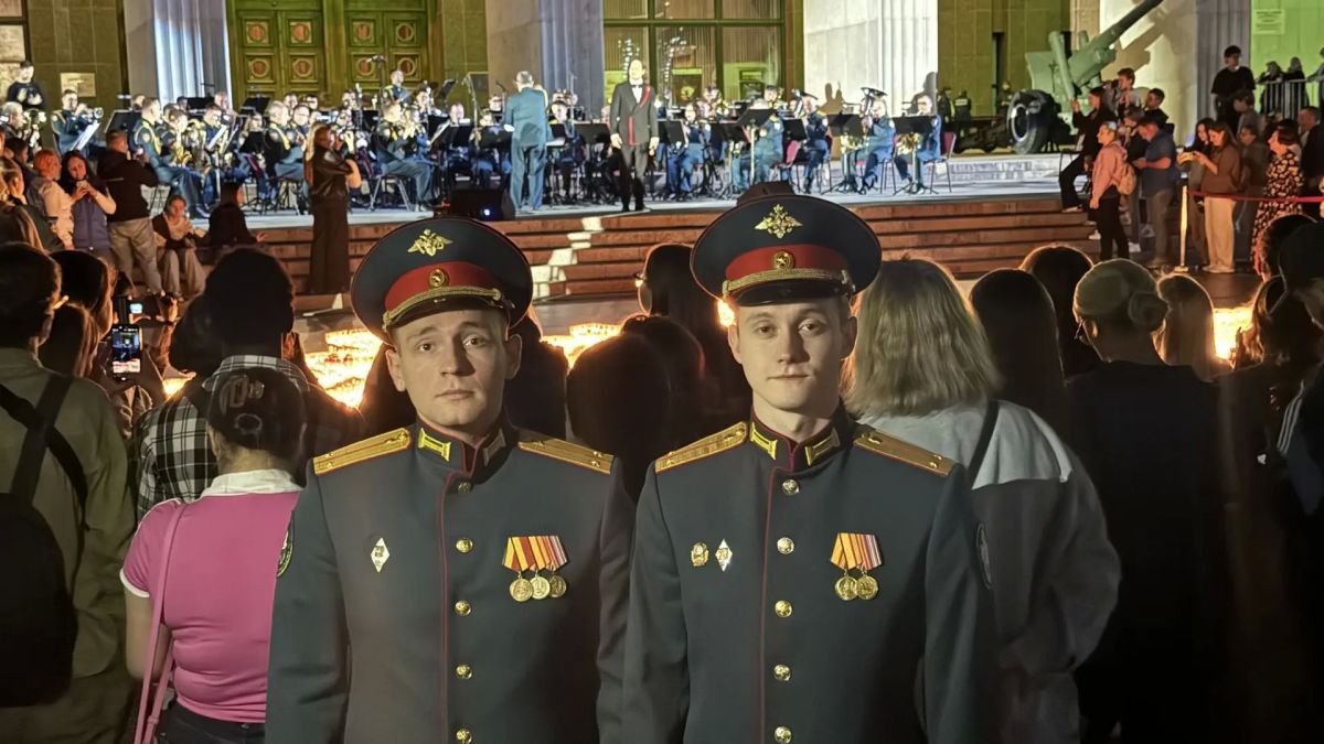 Офицеры военных следственных органов СК России почтили память героев Великой Отечественной войны в День памяти и скорби Офицеры военных следственных органов СК России почтили память героев Великой Отечественной войны в День памяти и скорби