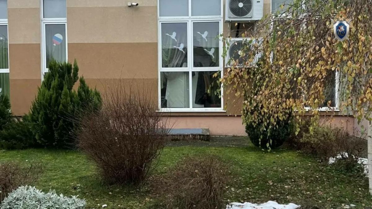 В Советске будут судить воспитателя детсада, где 5-летняя девочка провалилась на технических этаж и покалечилась В Советске будут судить воспитателя детсада, где 5-летняя девочка провалилась на технических этаж и покалечилась