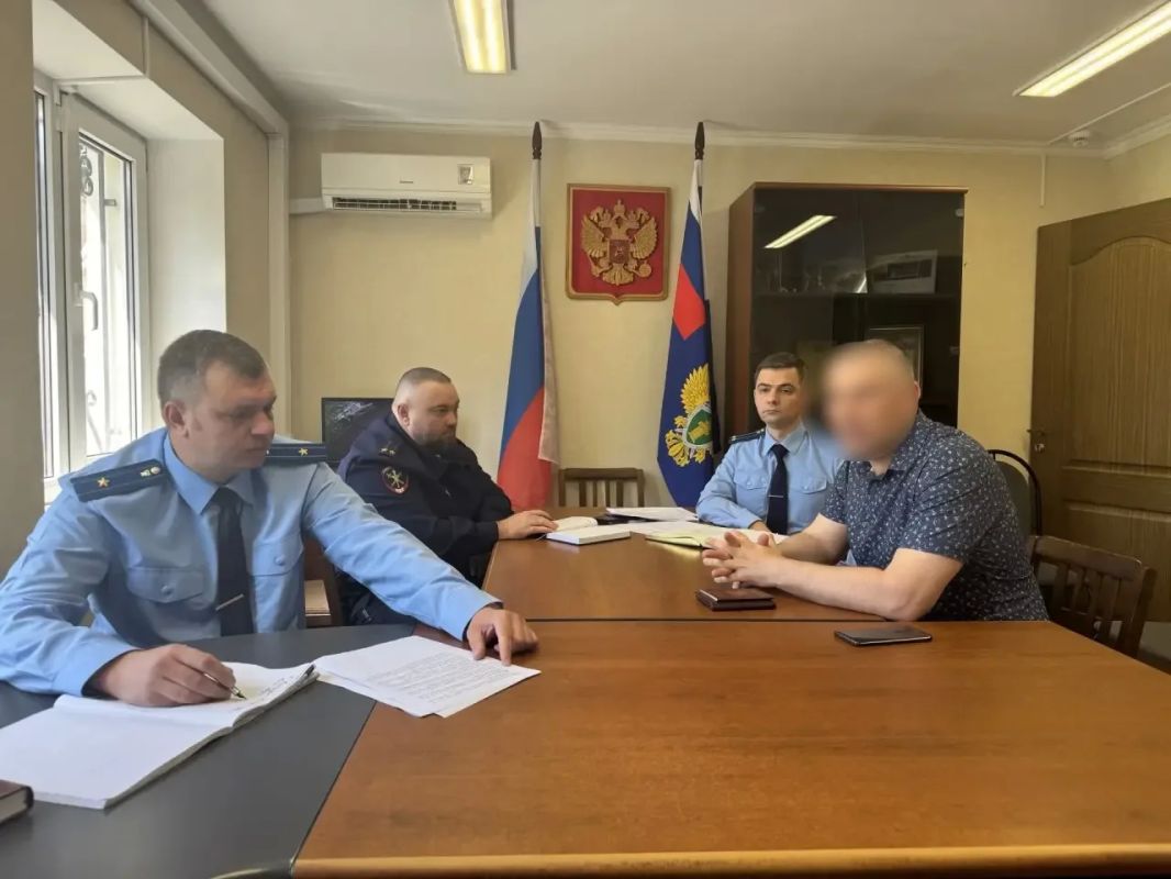 Прокурор области Максим Попов представил назначенного прокурора города Балтийска и провел личный прием граждан Прокурор области Максим Попов представил назначенного прокурора города Балтийска и провел личный прием граждан