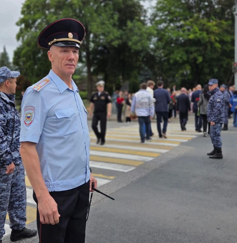 Полицейские обеспечили безопасность торжественного мероприятия, приуроченного к 80-летию Калининградской области Полицейские обеспечили безопасность торжественного мероприятия, приуроченного к 80-летию Калининградской области