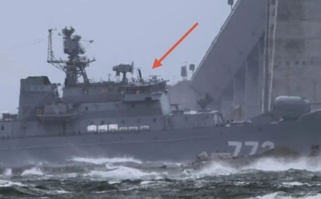 На сторожевом корабле (фрегате) «Неустрашимый» проекта 11540 Балтийского флота появились антидроновые комплексы РЭБ «Пероед-М» На сторожевом корабле (фрегате) «Неустрашимый» проекта 11540 Балтийского флота появились антидроновые комплексы РЭБ «Пероед-М»