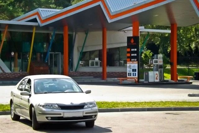 В Калининградской области поэтапно возобновляют розничную продажу топлива на АЗС «Балтнефть»