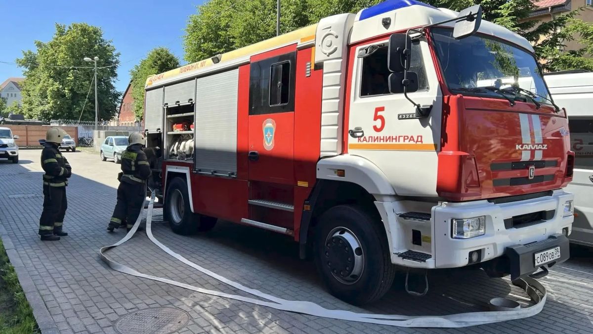 В Калининграде на базе ОМОН «Град» регионального управления Росгвардии состоялось совместное пожарно-тактическое занятие с сотрудниками МЧС