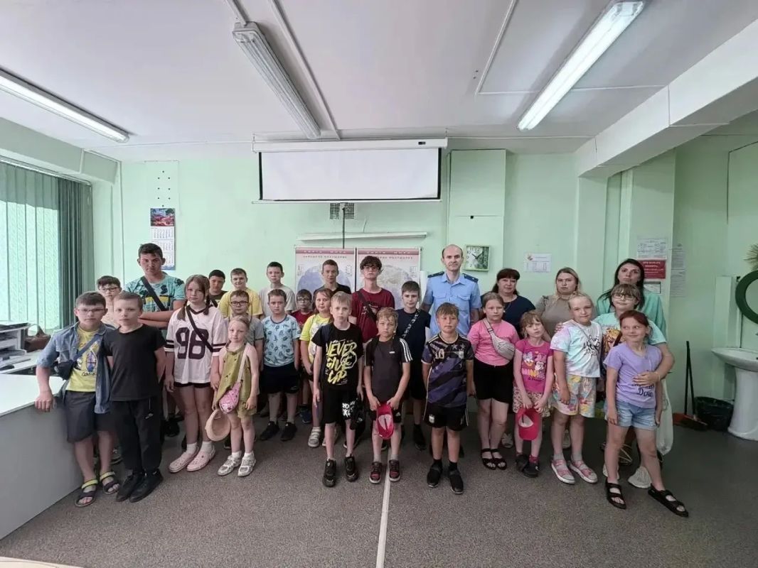 Прокурор Гвардейского района провел лекции в пришкольных лагерях по вопросам безопасности несовершеннолетних в летний период