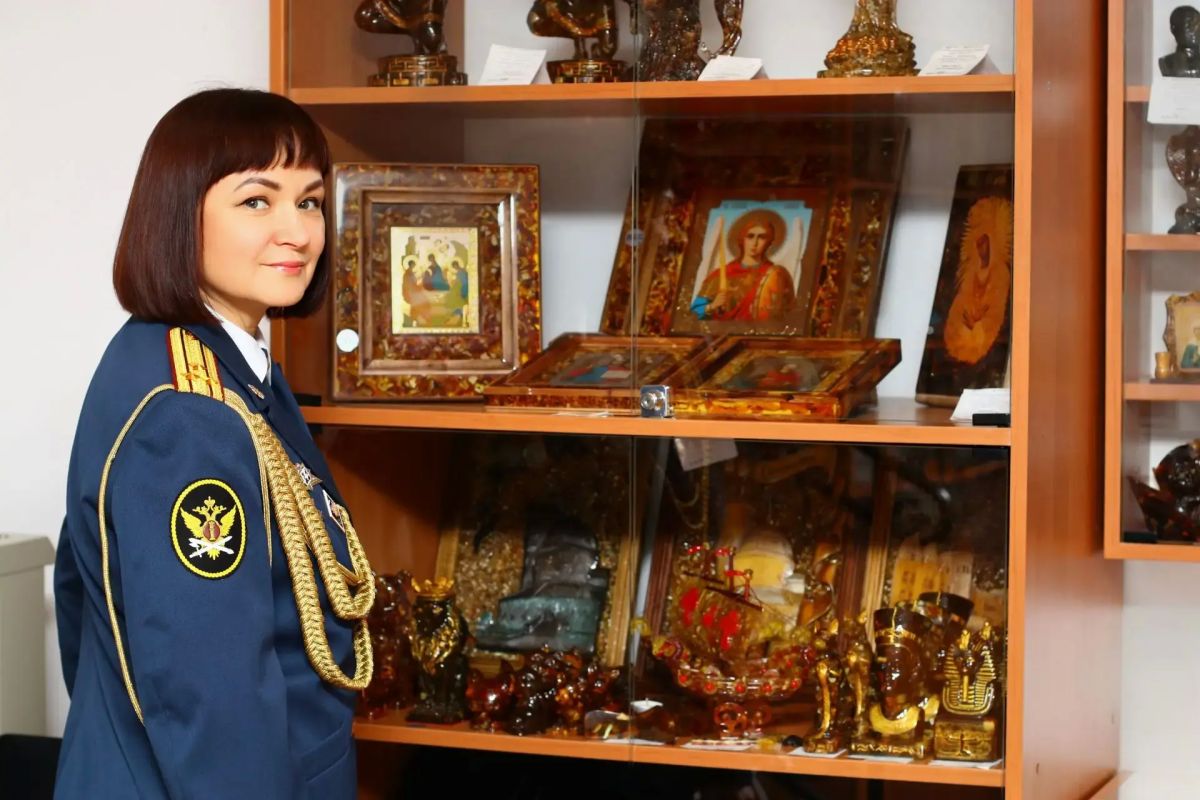 # Умница, красавица, сотрудник!
