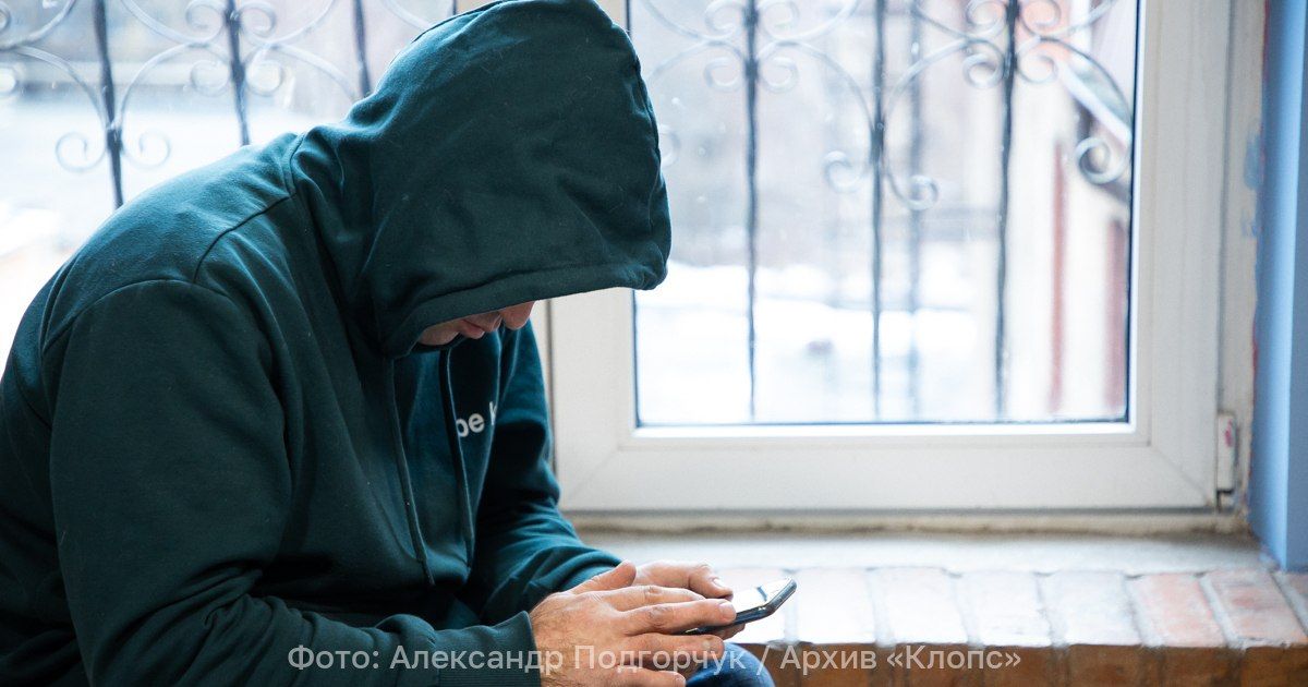 В Нестерове 34-летний мужчина полгода вымогал у подростка деньги, угрожая юноше и его семье расправой