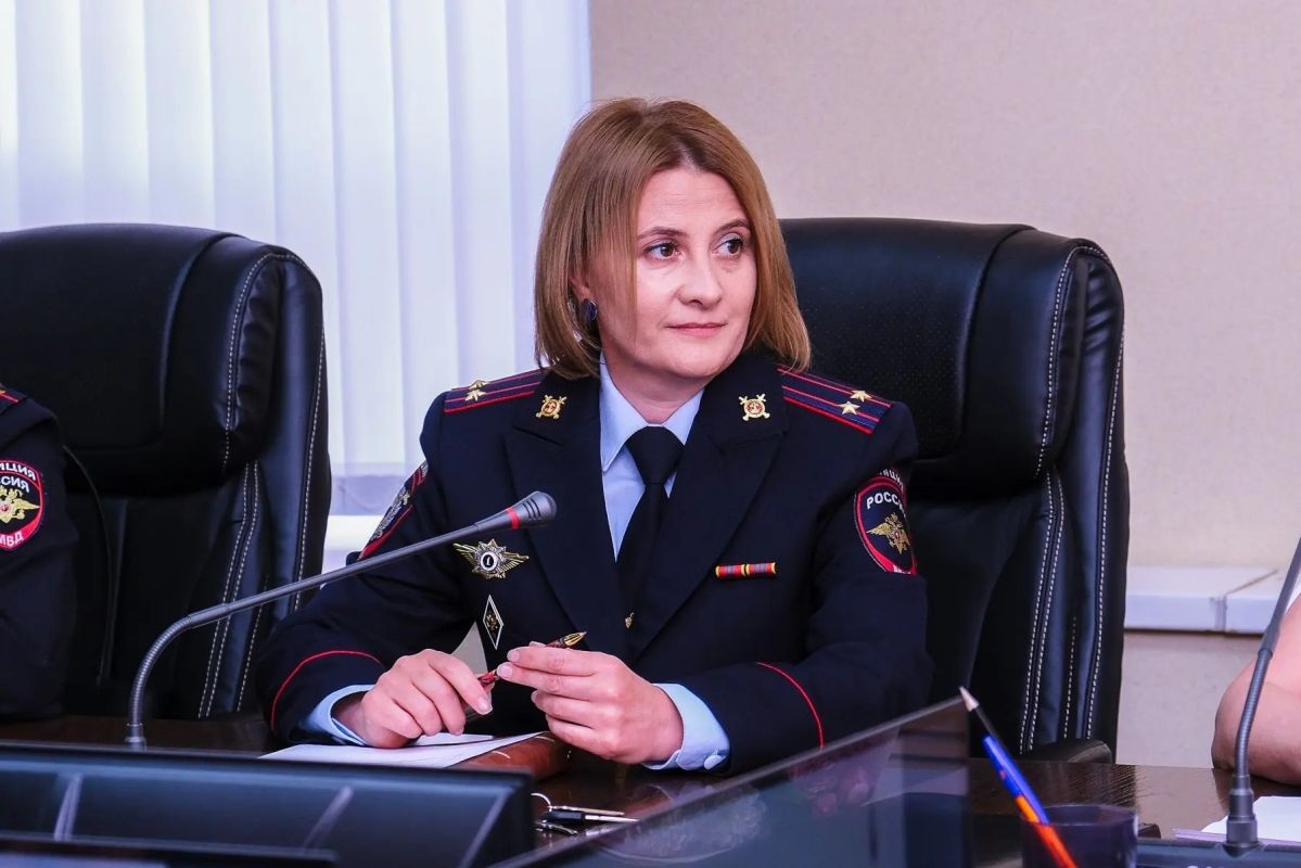 Начальник окружного Управления МВД полковник полиции Иван Аникин представил личному составу своего заместителя