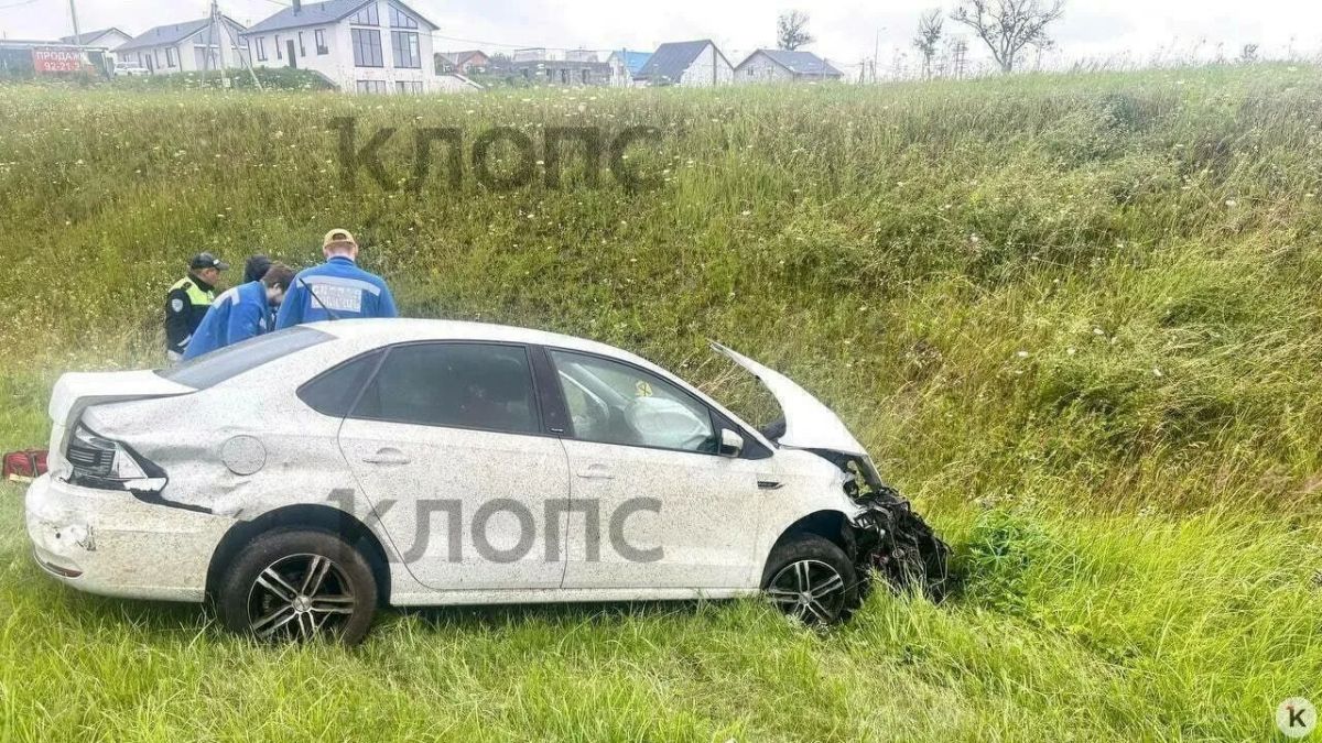 Под Калининградом шестилетняя девочка вылетела из машины после ДТП