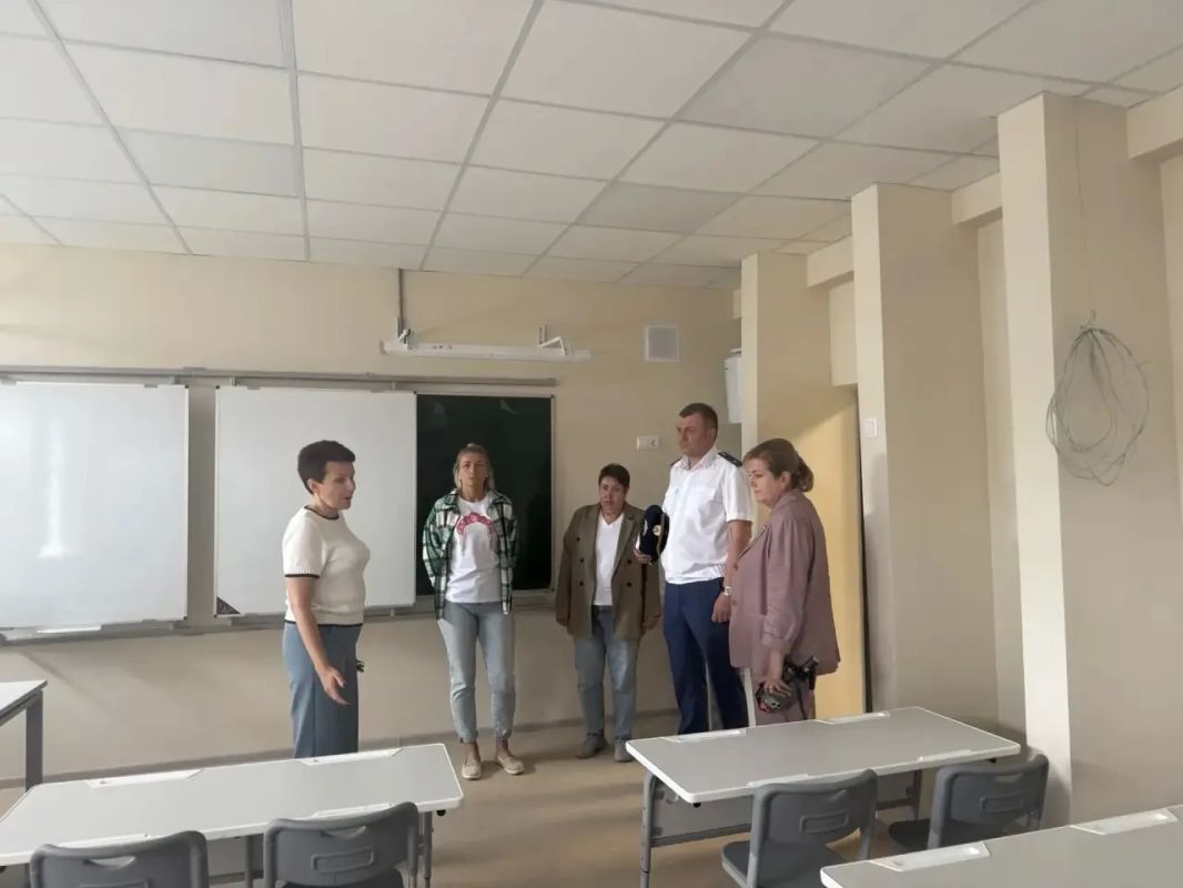 Прокуратура города Балтийска контролирует ход капитального ремонта школы Прокуратура города Балтийска контролирует ход капитального ремонта школы