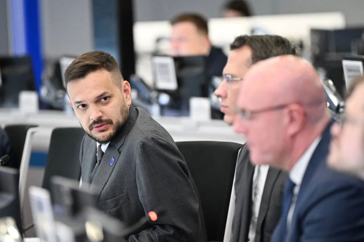 Дмитрий Чернышенко: В регионы направляются серьезные инвестиции на образовательную инфраструктуру, которая становится драйвером социально-экономического роста субъектов Дмитрий Чернышенко: В регионы направляются серьезные инвестиции на образовательную инфраструктуру, которая становится драйвером социально-экономического роста субъектов