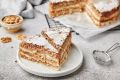 Необычный манник с яблоками и орехами: наслаждение с каждым кусочком