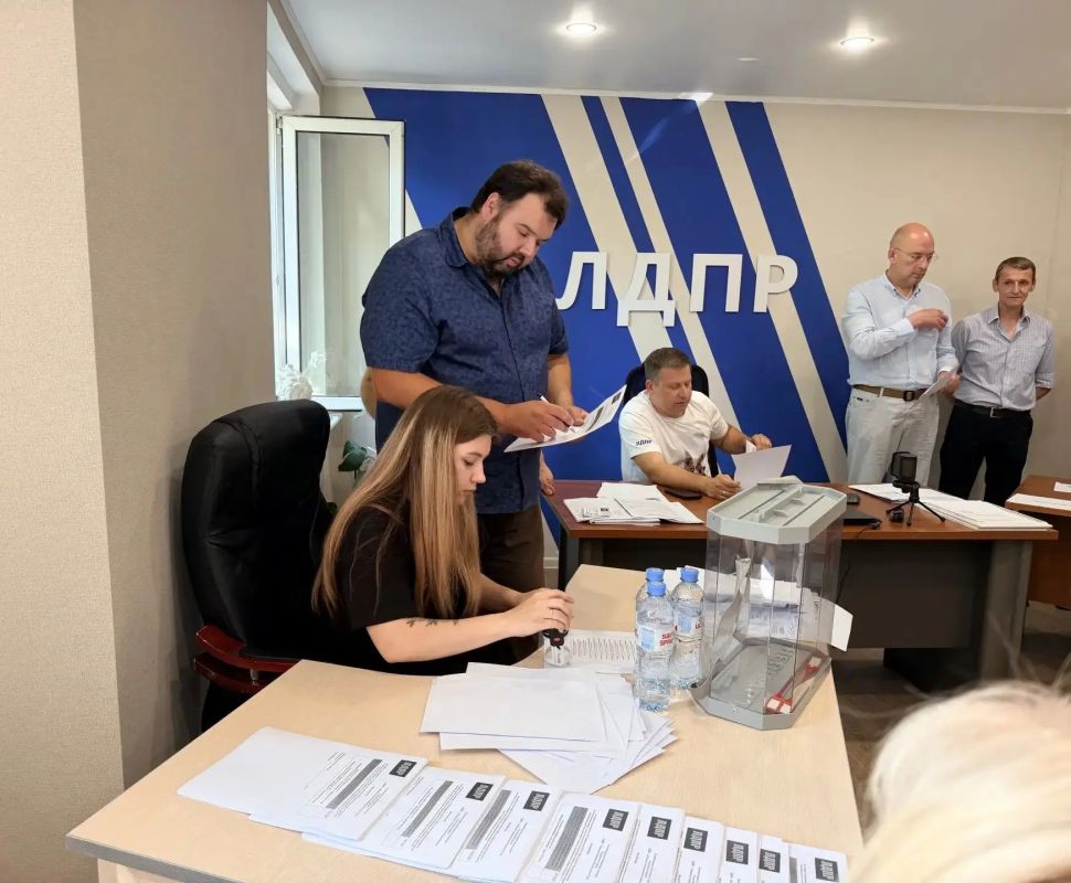 Накануне в Калининграде прошла конференция регионального отделения политической партии ЛДПР по выдвижению кандидатов на муниципальных выборах Накануне в Калининграде прошла конференция регионального отделения политической партии ЛДПР по выдвижению кандидатов на муниципальных выборах