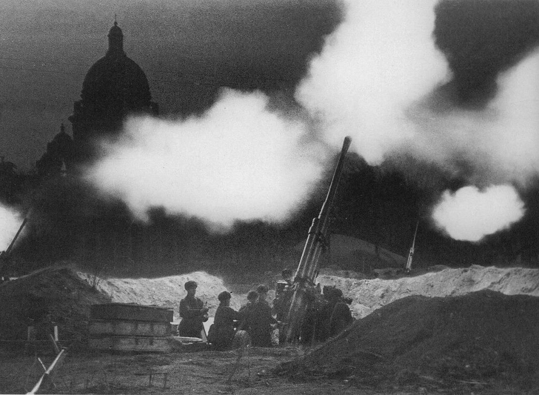 ПАМЯТНАЯ ТАБЛЕТКА. 10 июля 1941 года началась битва за Ленинград — самая продолжительная битва Великой Отечественной войны и Второй мировой войны ПАМЯТНАЯ ТАБЛЕТКА. 10 июля 1941 года началась битва за Ленинград — самая продолжительная битва Великой Отечественной войны и Второй мировой войны