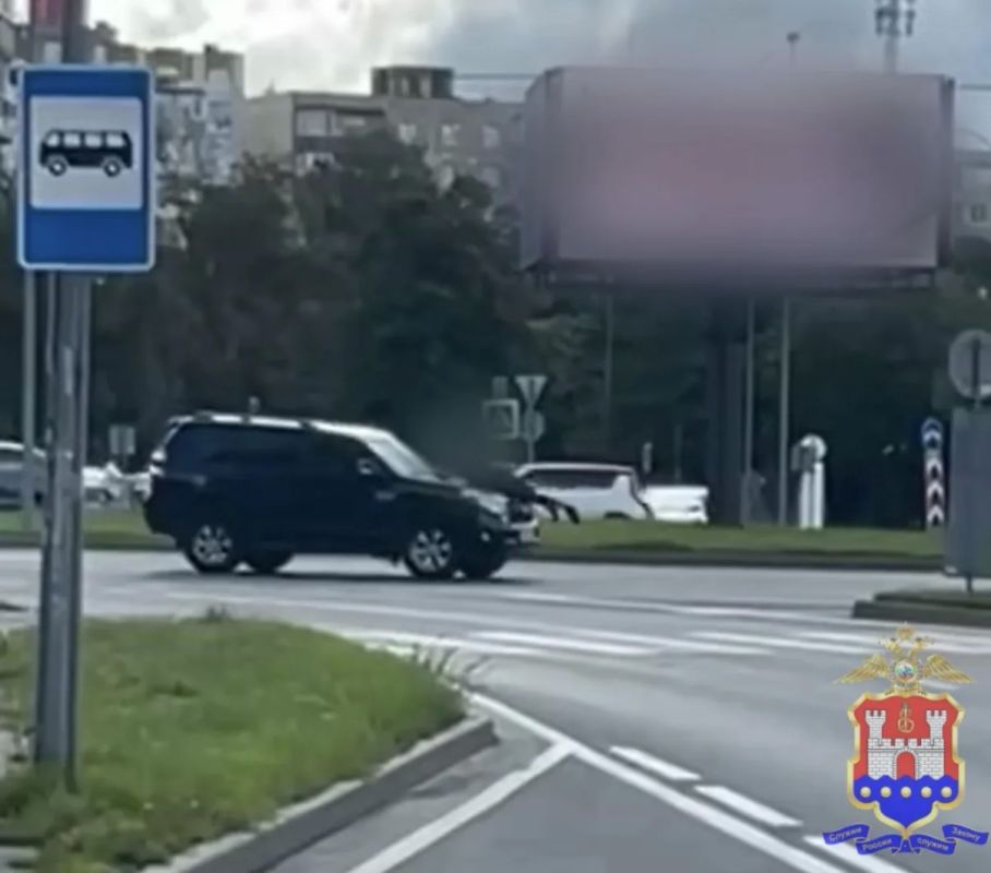 В Калининграде полицейские привлекли к ответственности участников инцидента с перемещением гражданина на капоте автомобиля В Калининграде полицейские привлекли к ответственности участников инцидента с перемещением гражданина на капоте автомобиля