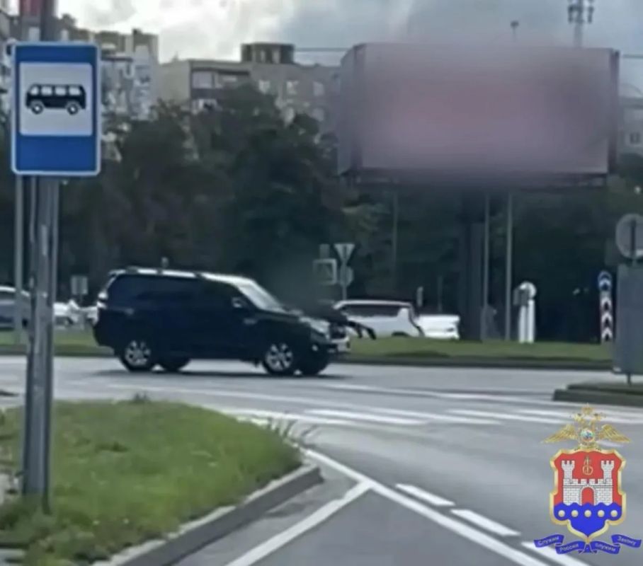 В Калининграде «Лэнд Крузер» повозил 34-летнего на капоте В Калининграде «Лэнд Крузер» повозил 34-летнего на капоте