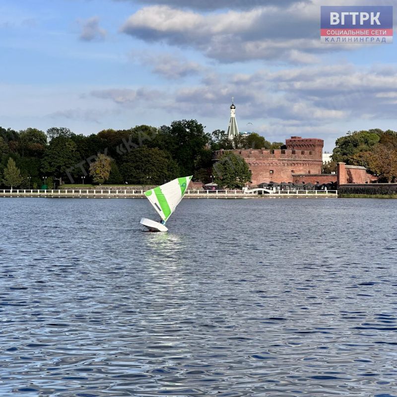 Верхнее озеро в Калининграде сейчас радует очень приятной и спокойной атмосферой Верхнее озеро в Калининграде сейчас радует очень приятной и спокойной атмосферой